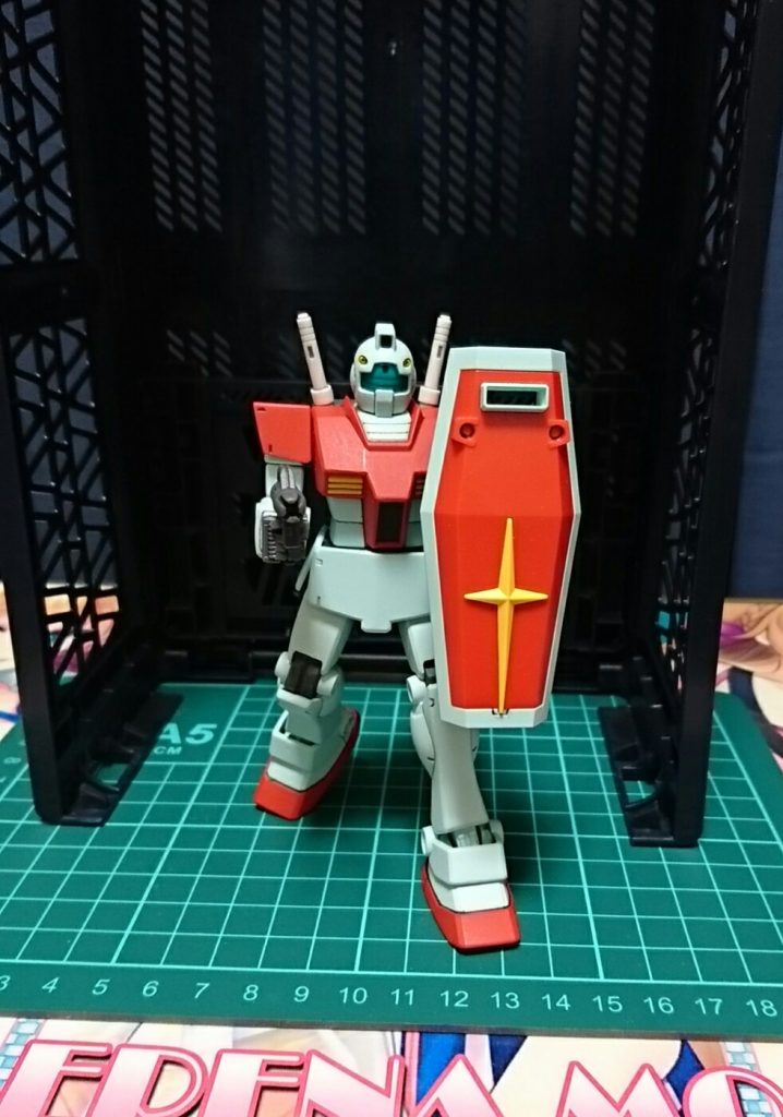 ジムと言ったらやはりこの腰だめ撃ちでしょう!