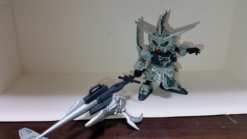 銀鋭槍と鬼鋭盾を組み合わせる事で弾丸の如く突撃する必殺技、三鋭槍を繰り出すことができます。