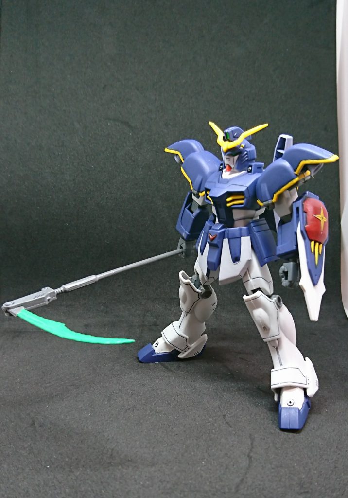 筆塗り部分塗装。
バスターシールドの十字はキット付属のシールを切り抜いて貼ってます
フロントアーマーは手抜きでシールです