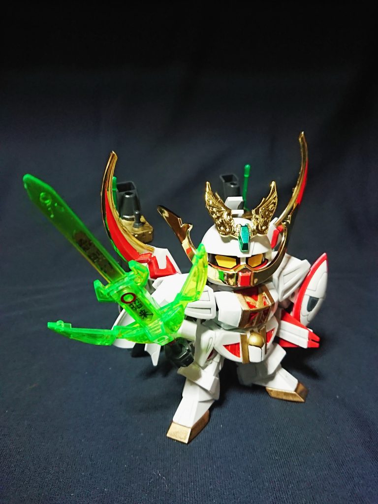 フル装備
金剛力招来剣はLGBBの拳に合わせ柄のみ変更。
パーツ各部はLGBB二代目大将軍を使用。
台形のスネが∀に似ていること。そして取り回しのよいバックパックが、各種武器の携帯やパーツの余剰を出すことがなく非常に便利でした。

少ないながらも資料があるため中途半端に頭でイメージするのも不安でしたが、予想以上の形にまとまって満足な出来上がりになりました。