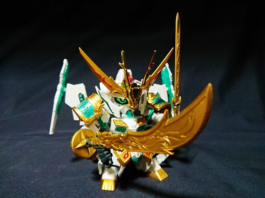 龍帝ユニコーン 龍大帝形態
龍帝が龍輝宝を装備した姿。
全ての武器を使いこなすことができる。
重装備だが龍輝宝により素早さは覚醒時以上。