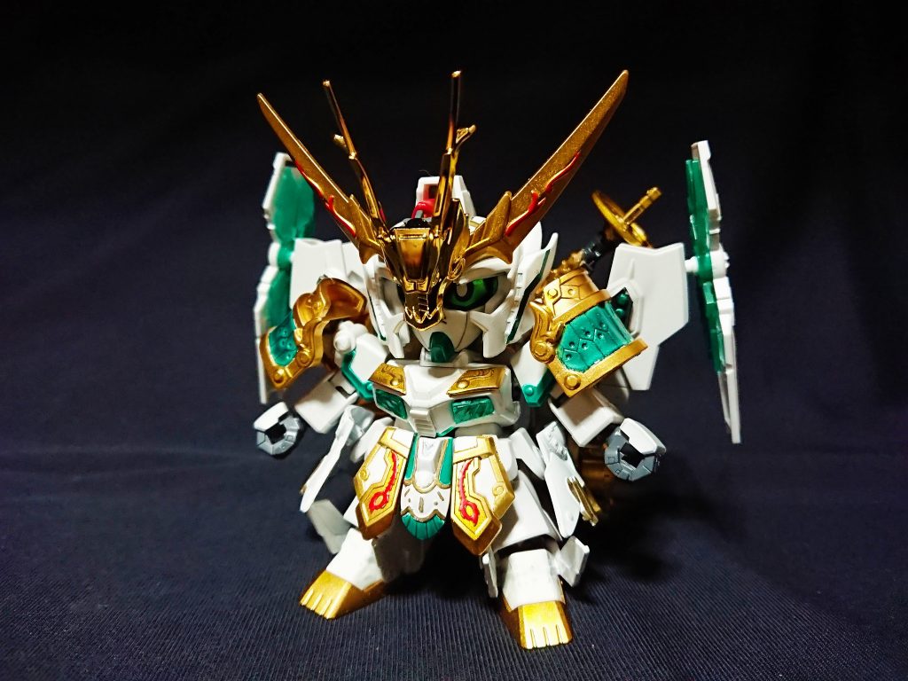 龍大帝状態は前面は角が追加されただけなので、見た目はあまり代わり映えしてないかも?
横や後ろから見たら大型化しているのがわかるが、フルアーマーユニコーン自体が背負い物タイプなのでこんなものかと。