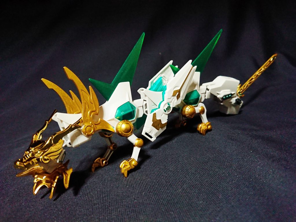 龍輝宝の装飾以外はスターウイニングとLGBBストライク劉備を使用。
関節部分は全てボールジョイントのため、結構グリグリ動かせます。