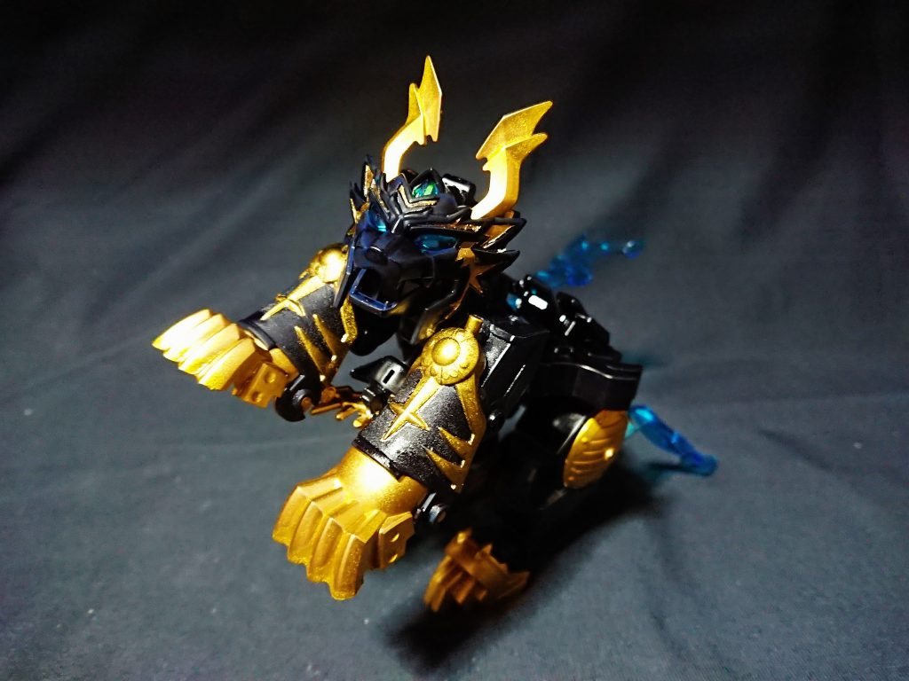 虎燐魄
虎の力を宿す虎暁の神器。
龍輝宝と同じく、過去に存在した