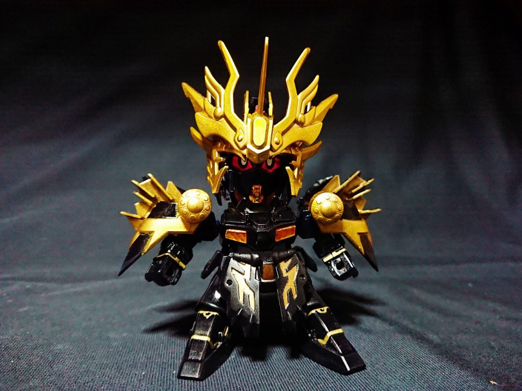 通常形態。
龍帝と同様に使用したキットの都合上、覚醒状態がデフォとなります。
ただそれだと面白味はないので、非戦時は肩鎧を下げアームド・アーマーXCも非展開です。