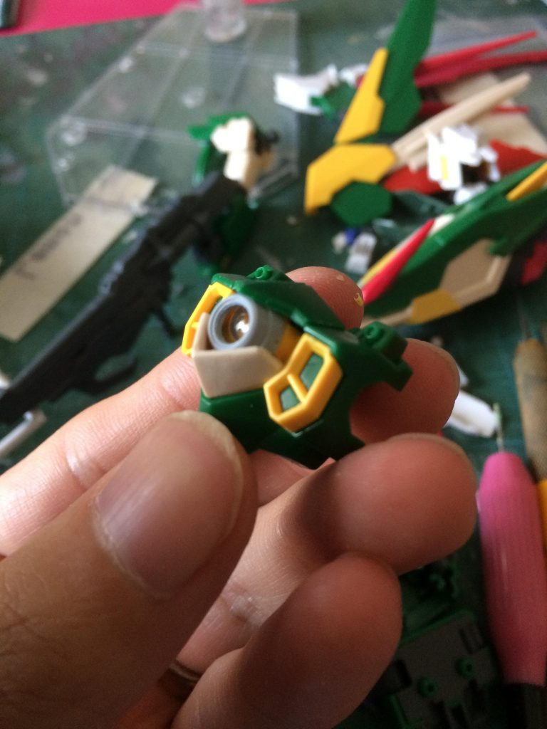 地味に胸の部分はビルダーズパーツのスパイクに変えています。