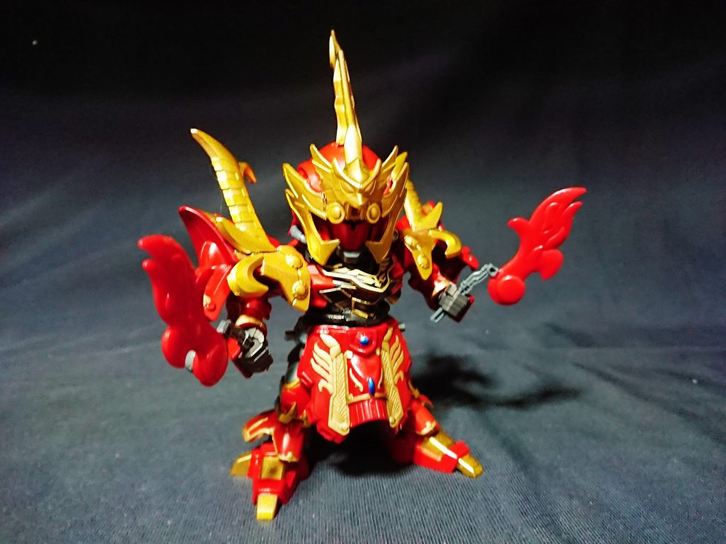 龍帝、虎暁に続き三候の雀瞬を制作。
雀瞬はフェネクスだろってよく見かけたけどUC勢でまとめると、実質UCのストーリーにフェネクス自体は出ていなくナラティブに出るということ、3体目もユニコーン機にすると制作プランが被って面白味はなくなること、雀瞬なら金よりも赤ということでシナンジュに落ち着きました。