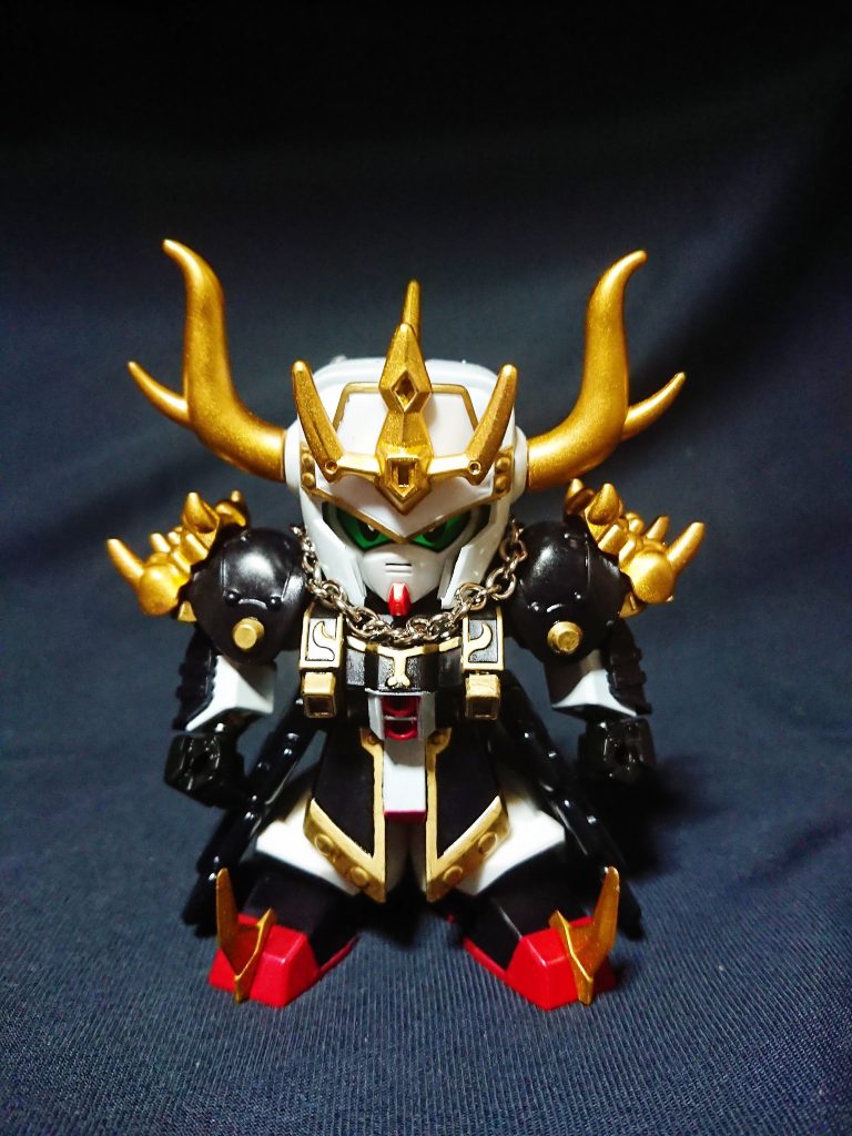 足は孫策と玄武呂布、腰回りは董卓の鎖、角や装飾は関羽を使いボルトのごつさを再現した。
シャッフル南蛮同盟は超機動大将軍編の闘覇4人の遠い子孫という設定のため、角飾りで血統を表している。