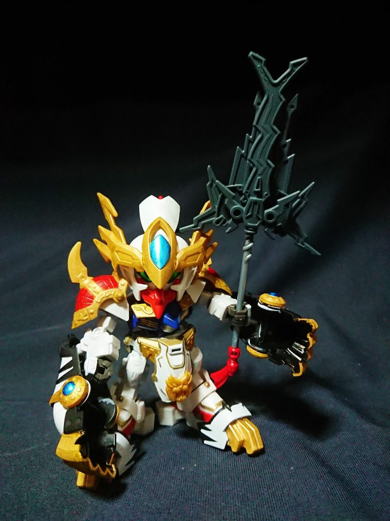 超大型メイス 雷戦矛は雷装張飛の真大雷蛇から。
剣戦矛といいサイズやデザインがよく似た形状なので、そのまま流用しました。
しかし三国伝オリジナルを制作するのに雷装張飛の汎用性高すぎw