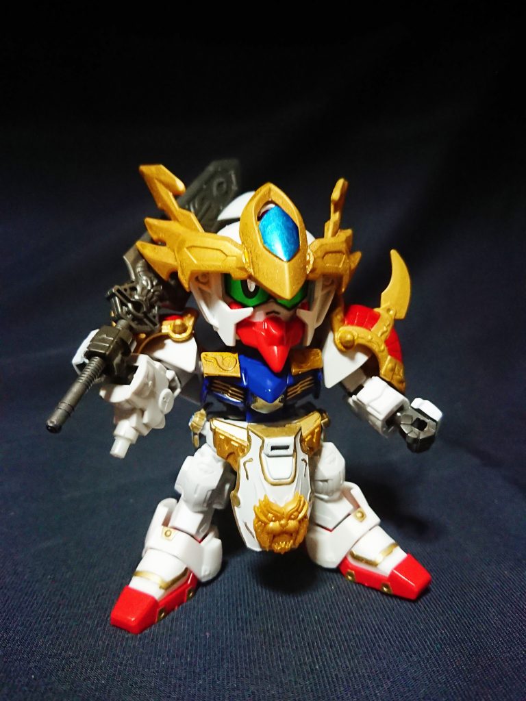 SDバルバトスルプスをベースに、各パーツ切り貼りしデザインしました。
轟らしく孫策の角がうまく使えたかと。