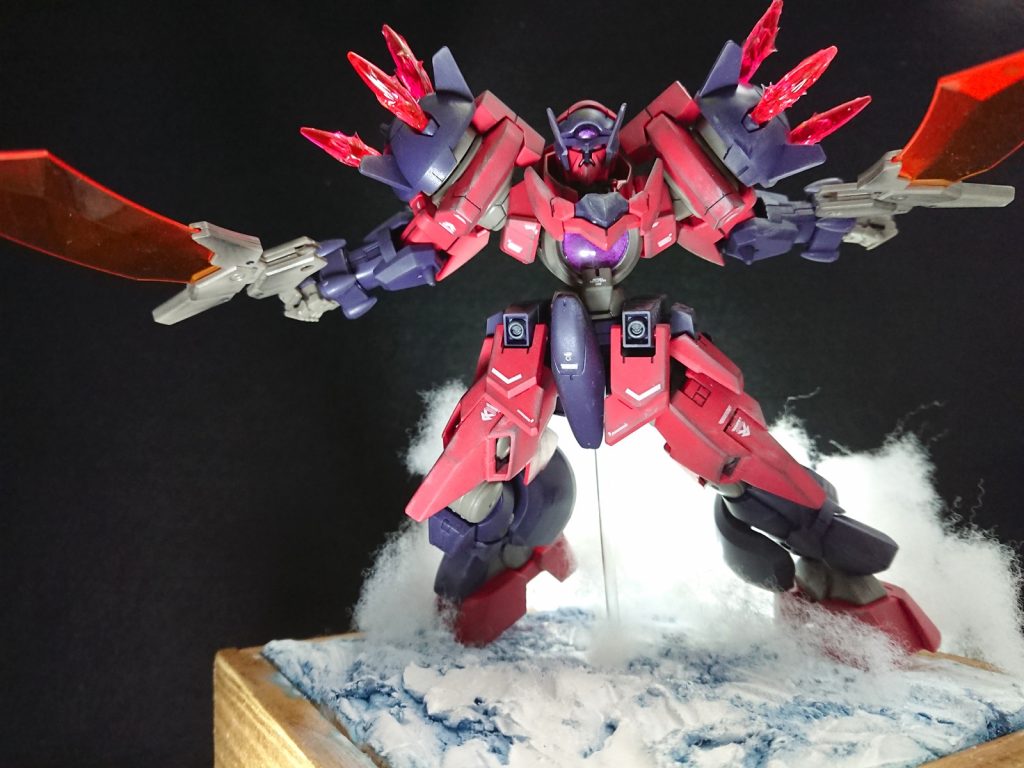 目と胸のクリアパーツ下にはメタルパープル塗って反射を少し上げ