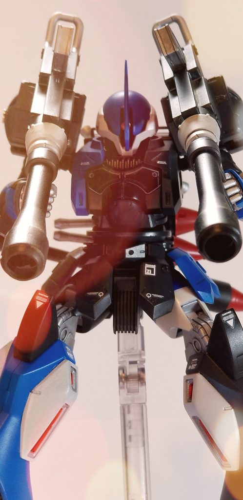 ドッペルアードラー ドラッヘは、ドイツ語で(双頭の龍)を意味します。両肩のキャノンで2本の龍の首をイメージしてもらえれば嬉しいです。