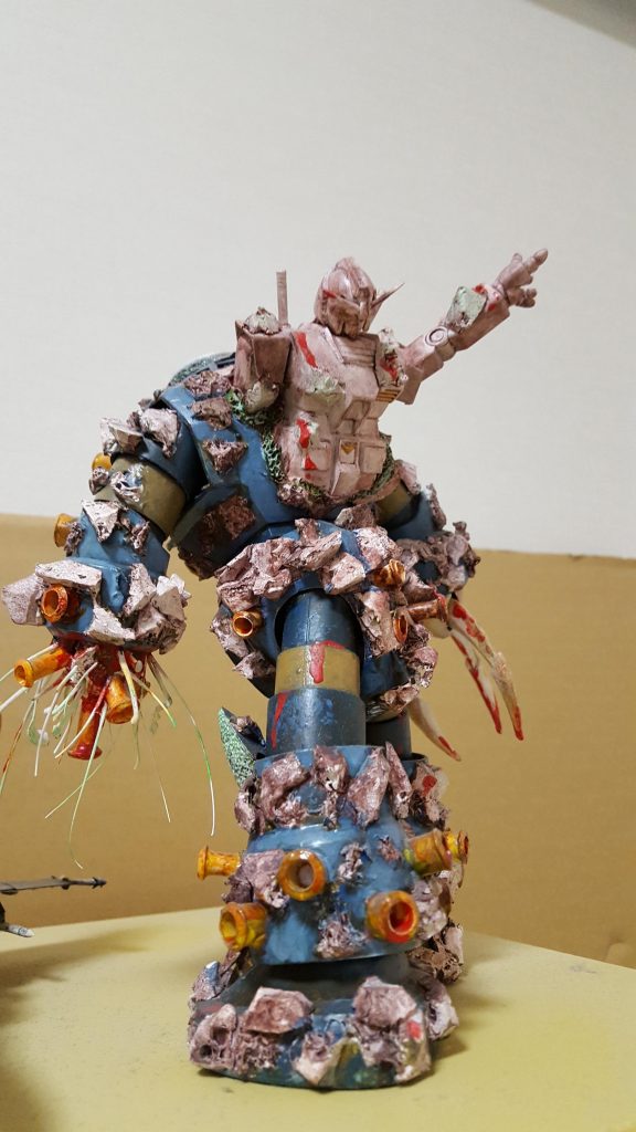 背面です。ガンダムは1/144の旧キットです。アゴはあげた方が悲壮感出た気がします。