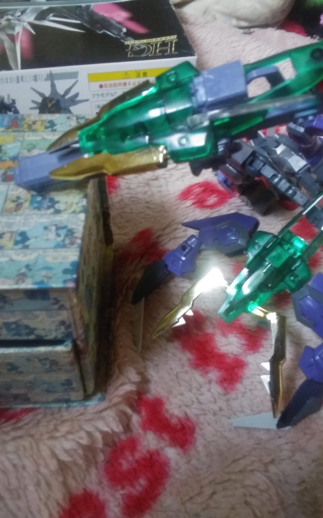 デススティンガーの砲台をドムのビームバズーカを利用して作りました。