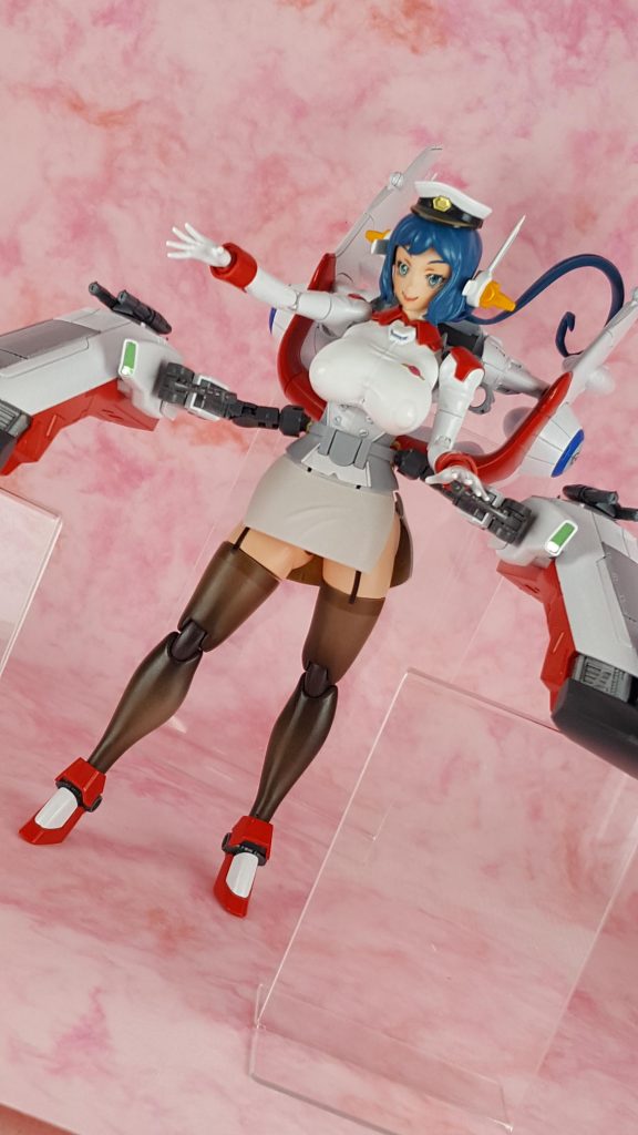 自立するにはスタンドが必要です。
意外にボリュームがあり、カメラのフレームにも全体像が収まりません。