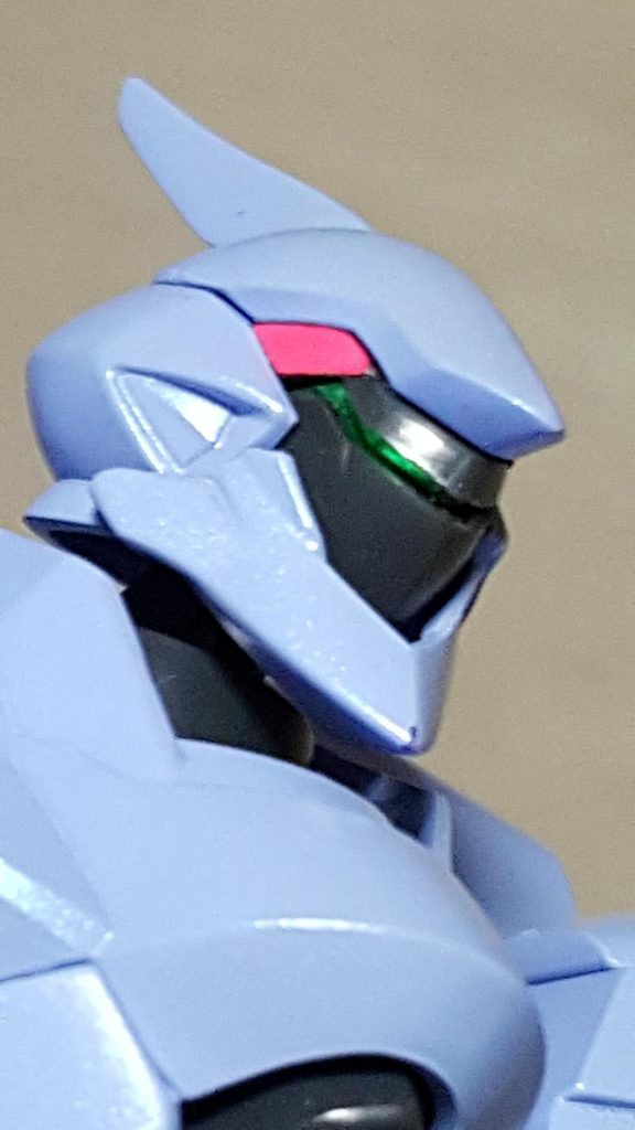 ピンク色の、眼と思える部分は義眼で、顔の中央にあるのが真眼なのが気に入っています。