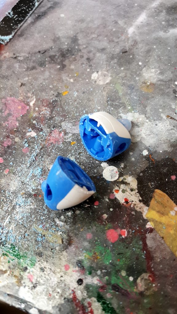 製作のためとはいえ、友人を真っ二つにするのは心が傷みました(^_^;)
友よ、許せ(^_^;)