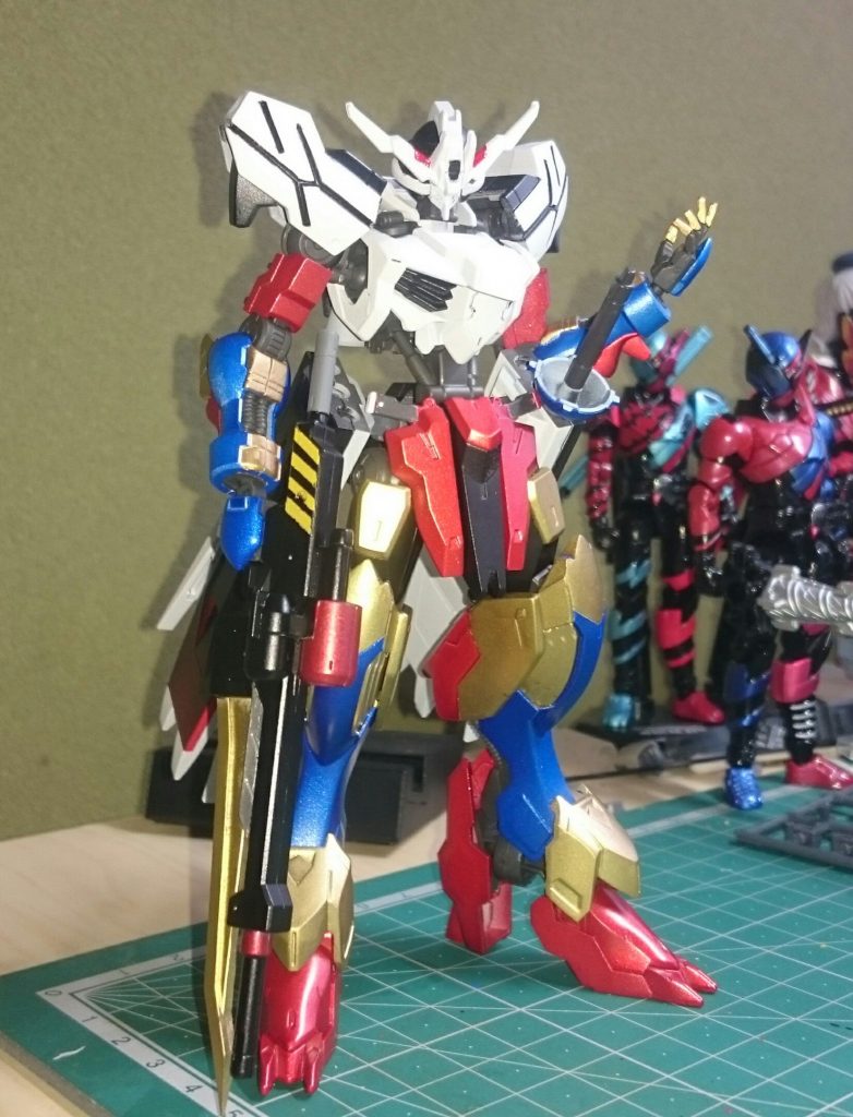 ライフルは色変えでトランスチームっぽく