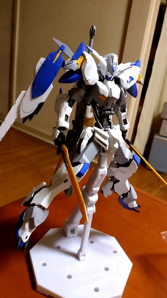 こちらは製作過程1です。初めは腰の延長から始めました♪