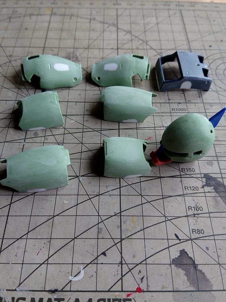 プラ板と瞬間パテで各部穴埋めしました。