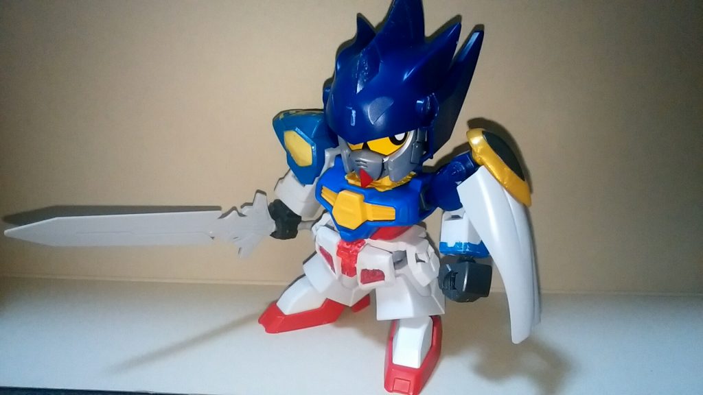 組み上げた時はこんな感じです。
この時はまだスターウイニングの角パーツをつけていません。