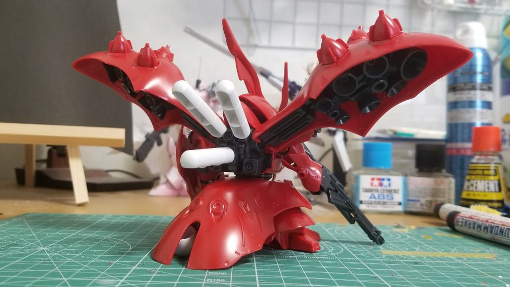 サイドバインダーやリアスカートのボリュームもちょうどよくまとまってますが……肉抜きぇ(目立つ)