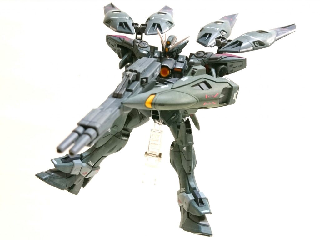 ツインバスターライフル！！
この姿勢、両手でライフルをグリップできないのが辛い…