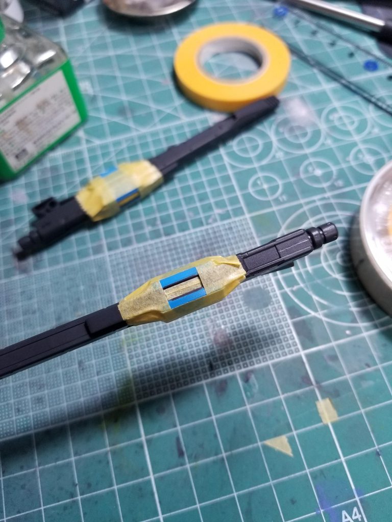 2~3段階に渡り、マスキングで塗り分け