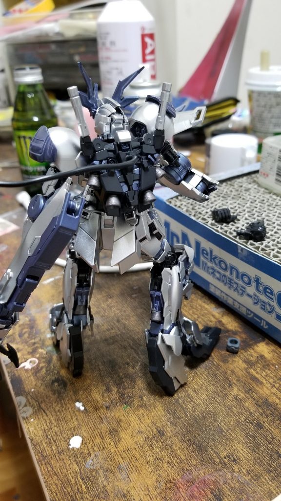 サイコフレームはメタリックパープルを作ろうとして色々やってたらなんかメタリックのパステルみたいな個人的にはいい感じの色になりました。