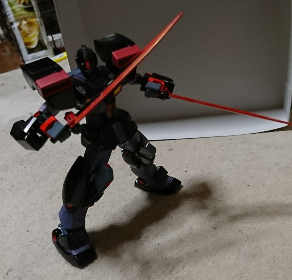 弓兵(ではない)が剣士の真似事など(ry
武器がなくなると相手から奪いながら闘うスタイル
タイマンでも多人数でも闘えるジムとか熱いですね(о´∀`о)
着色などはまだまだ稚拙ですが少しずつ慣れるよう頑張りますっ!