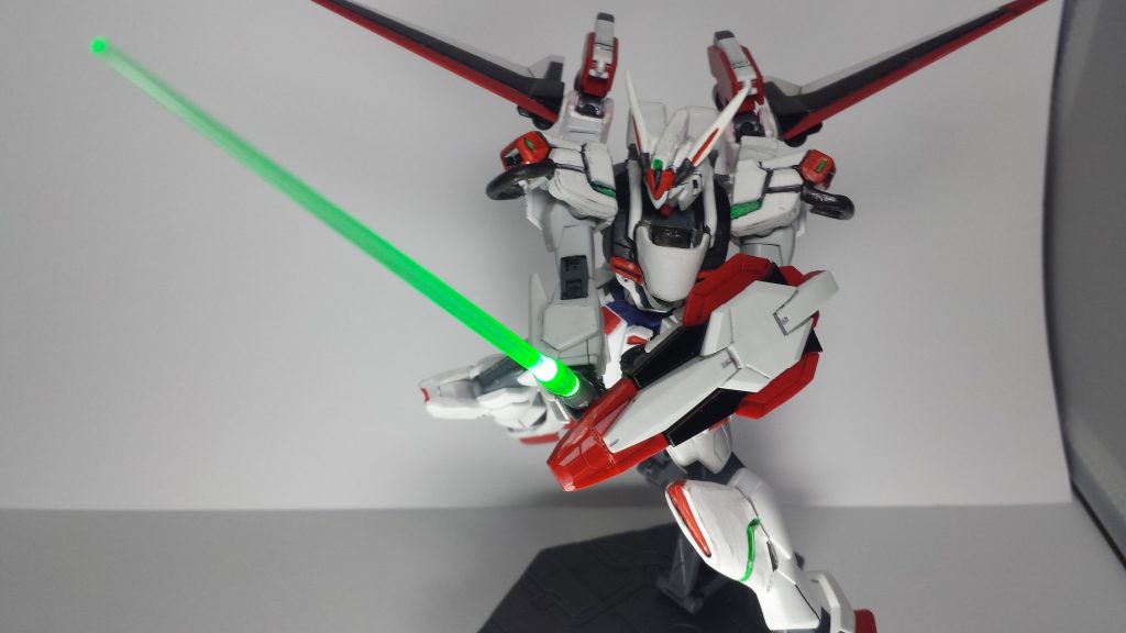 ガンダムルミナス–5枚目/制作者：ヒズミ トウガ