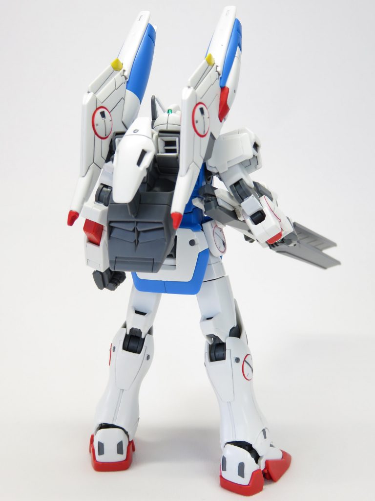 背面
頭と武器、手首をビルドナックルズのものにした以外に変更点はありません。