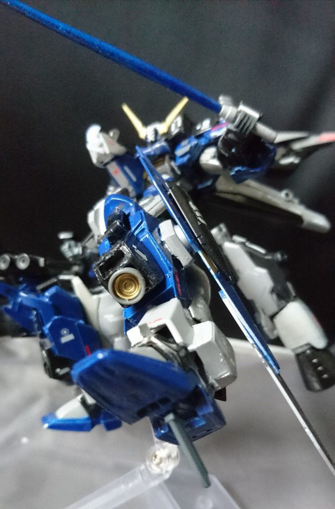 足裏には隠しナイフを装備!