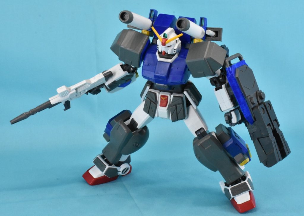 キャノン砲
プラパイプとディテールアップパーツを使って作っています。サーベルは陸ガンの物、キャノンに付いてるセンサーはビームライフルの物を使っています。