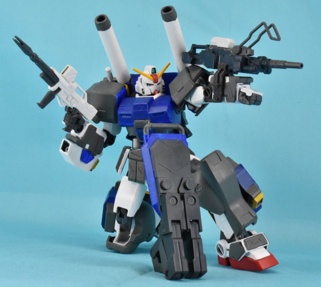 ビームライフル
Ez-8に付属した物をそのまま使っています。
サーベルラック
プラ板の箱組で、中にジム・ストライカーのサーベルが入っています。
マシンガン
陸ガン付属の100mmマシンガンと180mmキャノンを合わせた物です。デカいくせにただの100mmマシンガンです。
小型シールド
陸ガン付属の物に、昔発売された武器だけのセットに入っていたクローを接着して付けてます。