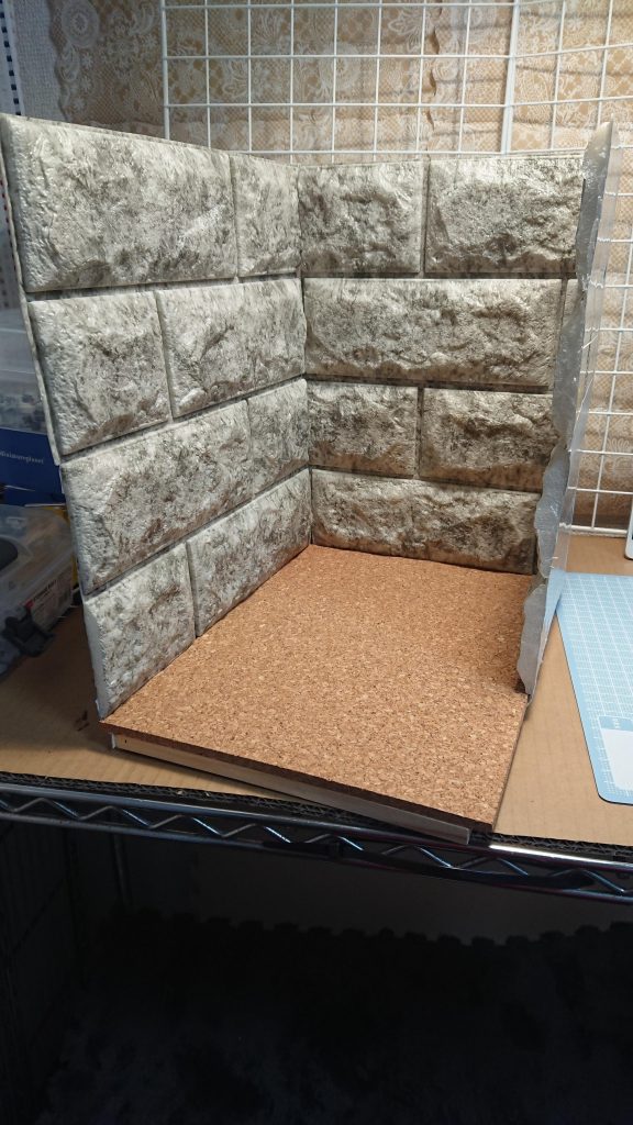 ジオラマ本体はこんな感じです。敢えて右側を空けておき撮影スポットにしています。