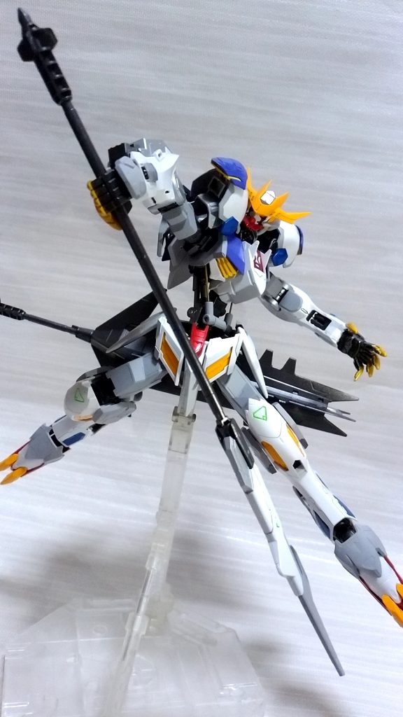こちらはメイスなどに使う柄にハシュマルの尻尾を付けた新しい武器です!仮の名前としてブレードロッドと名付けましたが名前を募集中なのでもしあればコメントしてもらえると嬉しいですっ