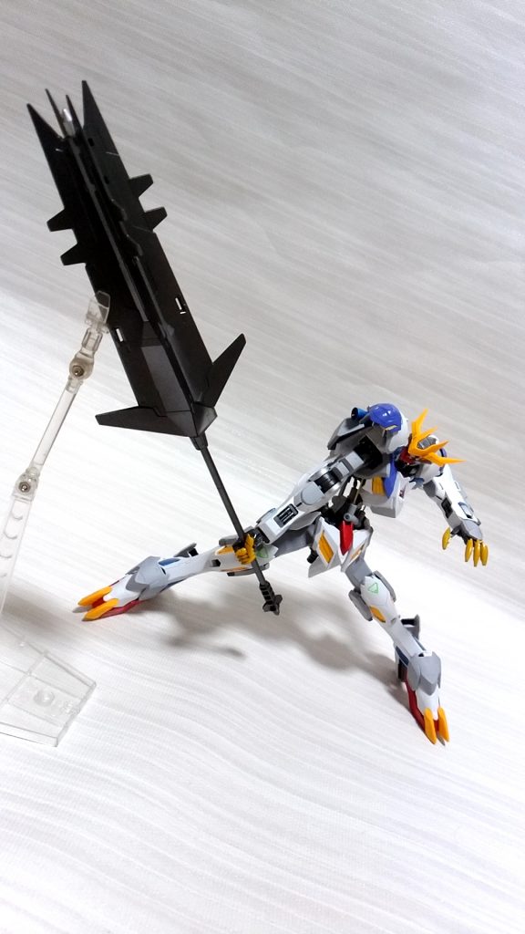 超大型メイスその2。この武器は支えがないと保持力が負けてしまいますのでスタンドを使用しておりますo(*≧д≦)o″))