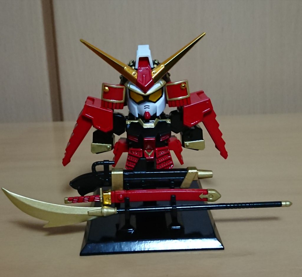 <鎧台座に鎧を取り付け>
BB戦士No.17の鎧台座は薙刀と刀:武久丸しか置けませんでしたが、銃:種子島雷威銃(タネガシマライフル)も置ける様に作成しています。