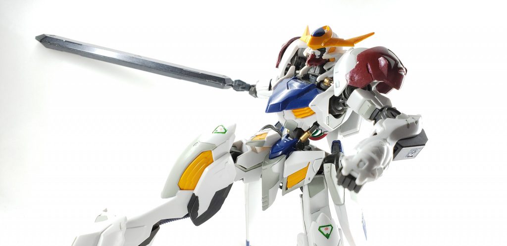 雑誌の作例を見ながら塗装してました