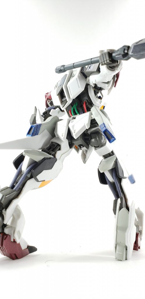 ケーブルが見える背中、我ながらめっちゃ気に入ってます