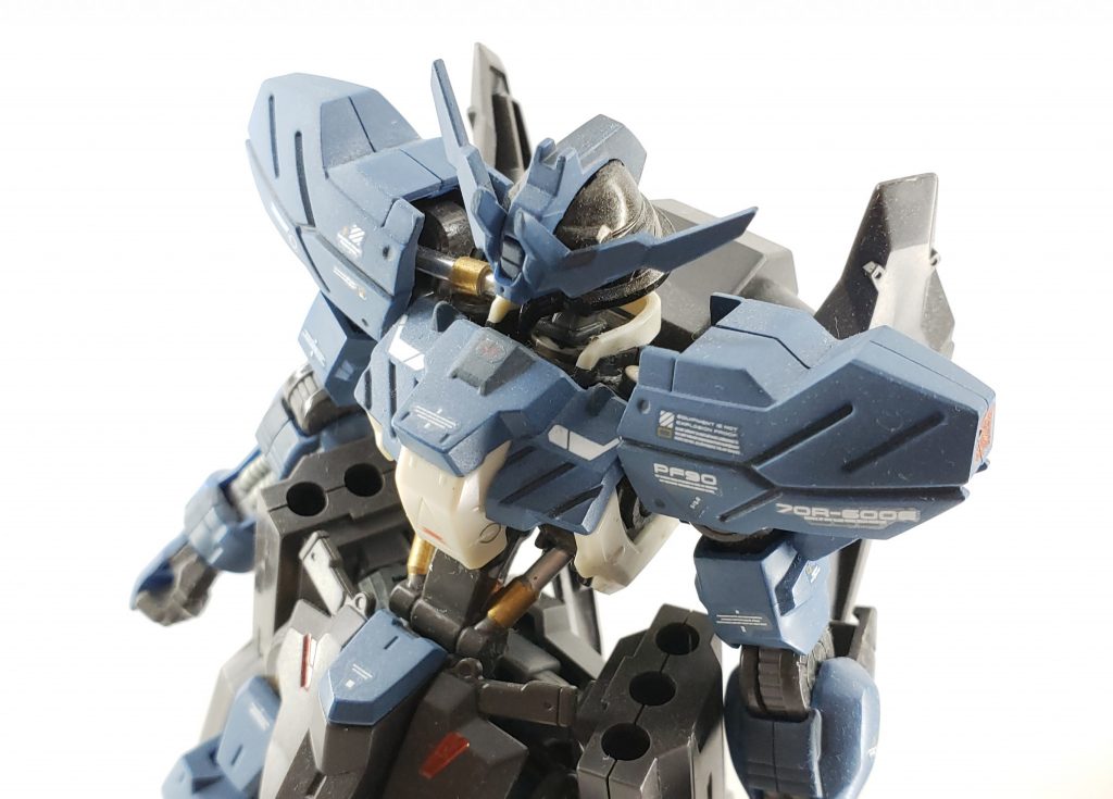 デカールのワンポイントのオレンジがいい感じに似合ってるのでは