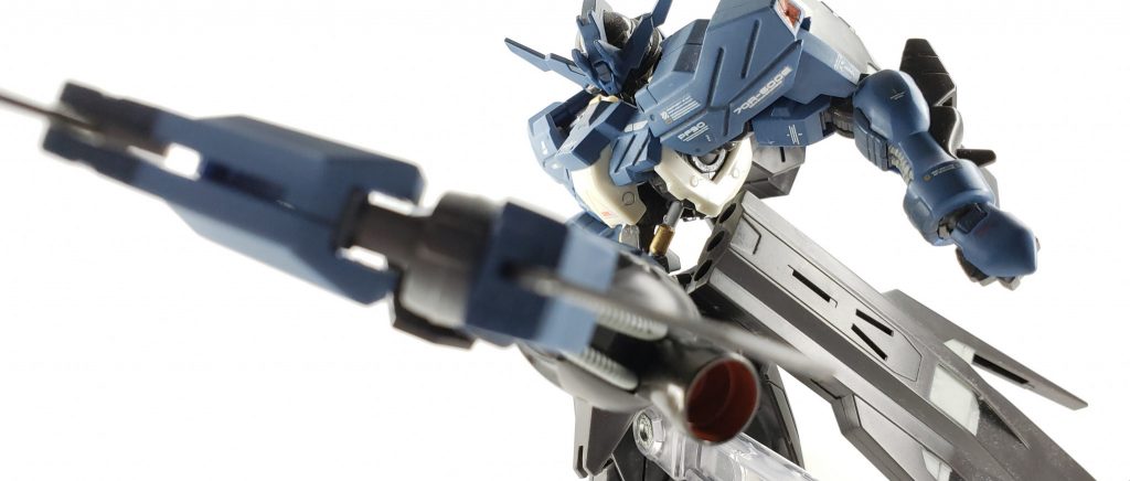 装甲の青とその他一部分の塗装のみです