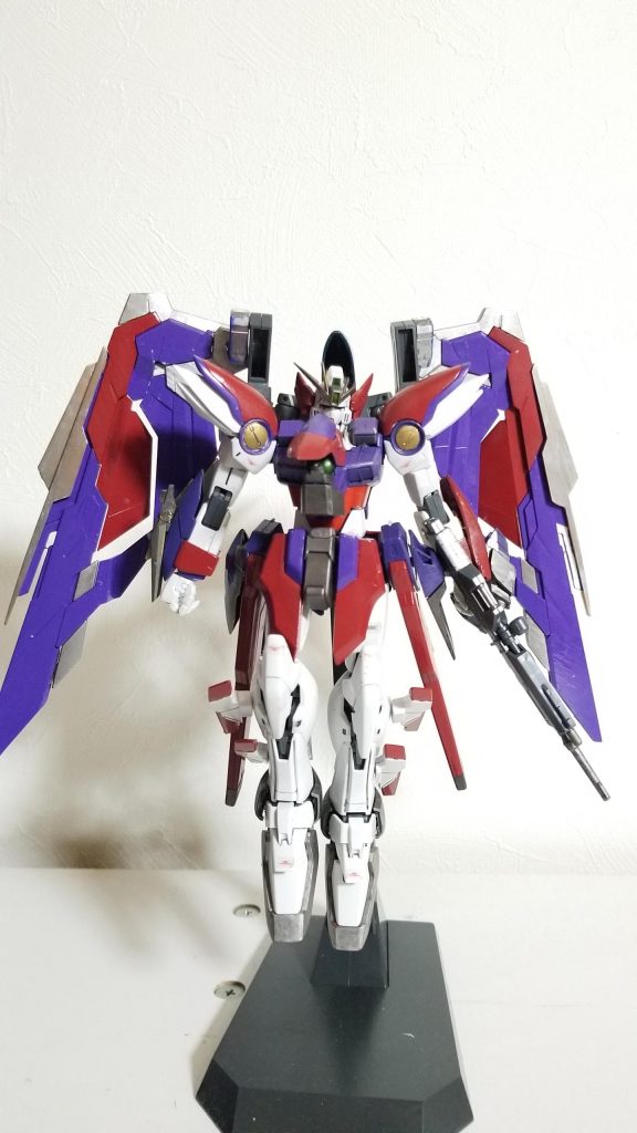 武装はビームライフル、ビームサーベル、レールガンと以前の機体にあったピーキーで使用しにくそうな武装はオミットしてあります。