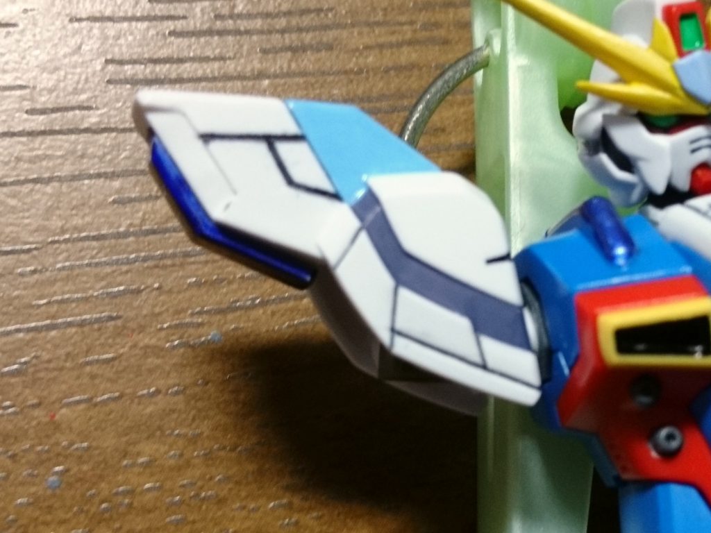 〈肩〉
・パターンスジ彫り。
・元々少し山になってる部分にスジ彫り。
・端を斜めに掘りこみ。