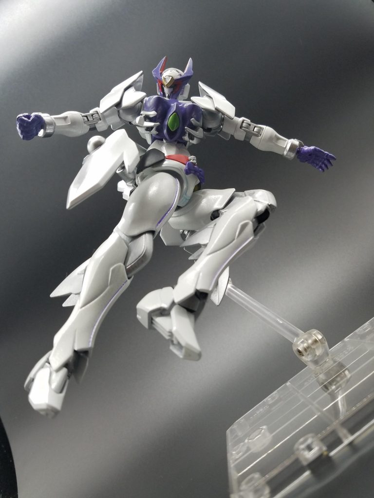 ヴェイガン火星独立残党軍ダイ・ヴェイガンの首領カドヤツ・カッサークンが駆る新型機“vmr-dcd ディケード”の出現により
その場に居合わせた少女ナツミ・カーンが搭乗し激しい戦闘となるが、それは史実に残されていないようだ。