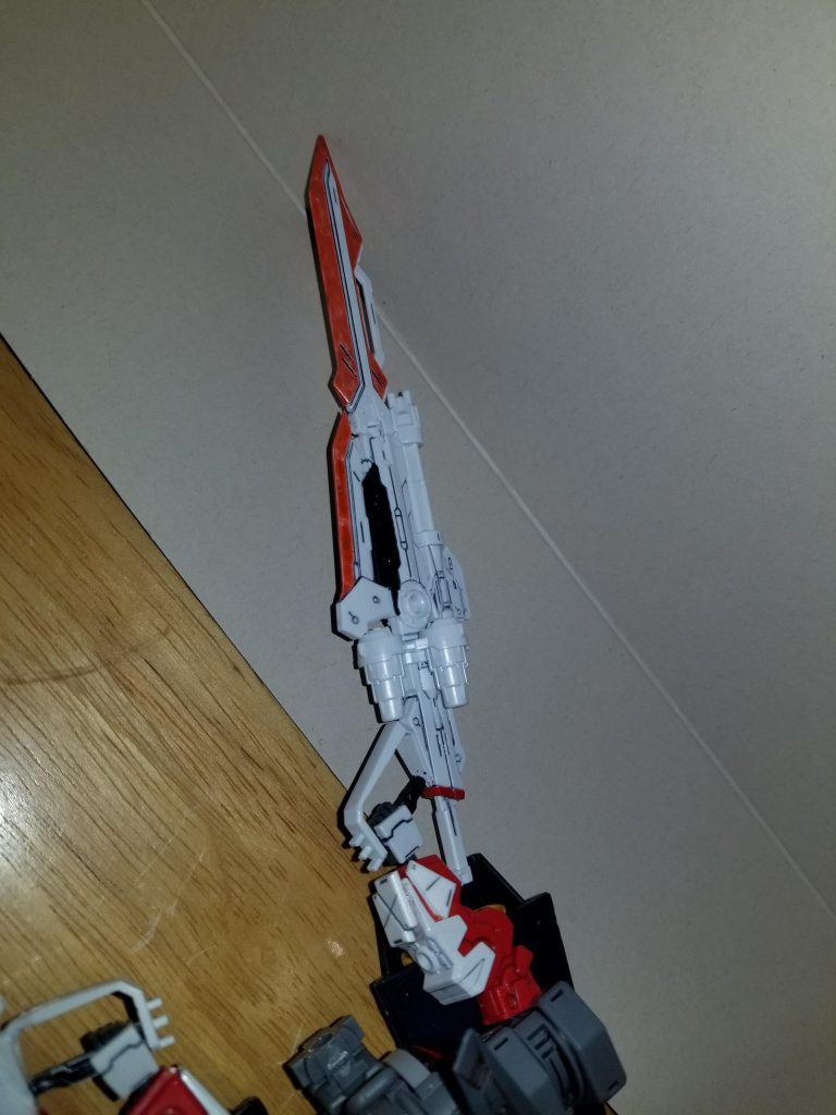 左右の腕にカレトヴルッフを持って。