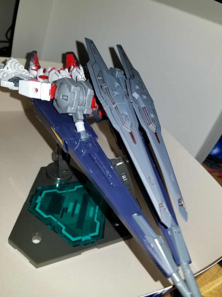 バインダーを前にぐっと伸ばします