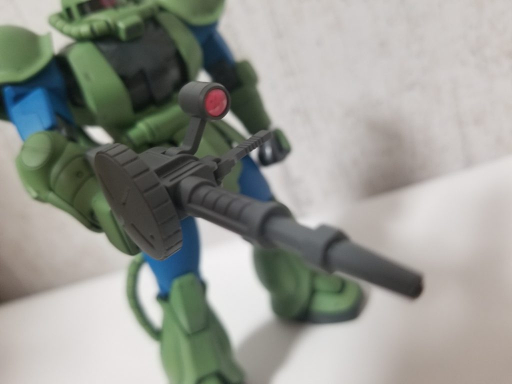 マシンガンはMS-05から。
スコープ部にHアイズをインストール。