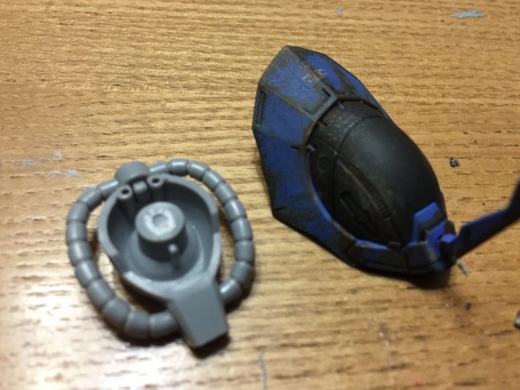 イフリートの頭が大きかったので一部旧キットのグフフライトで小型化